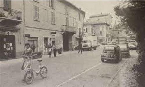 Diversi mezzi di trasporto in centro