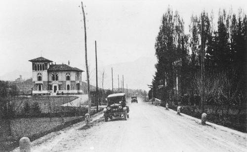Villa Albini all'ingresso di Imbersago, venendo da Robbiate